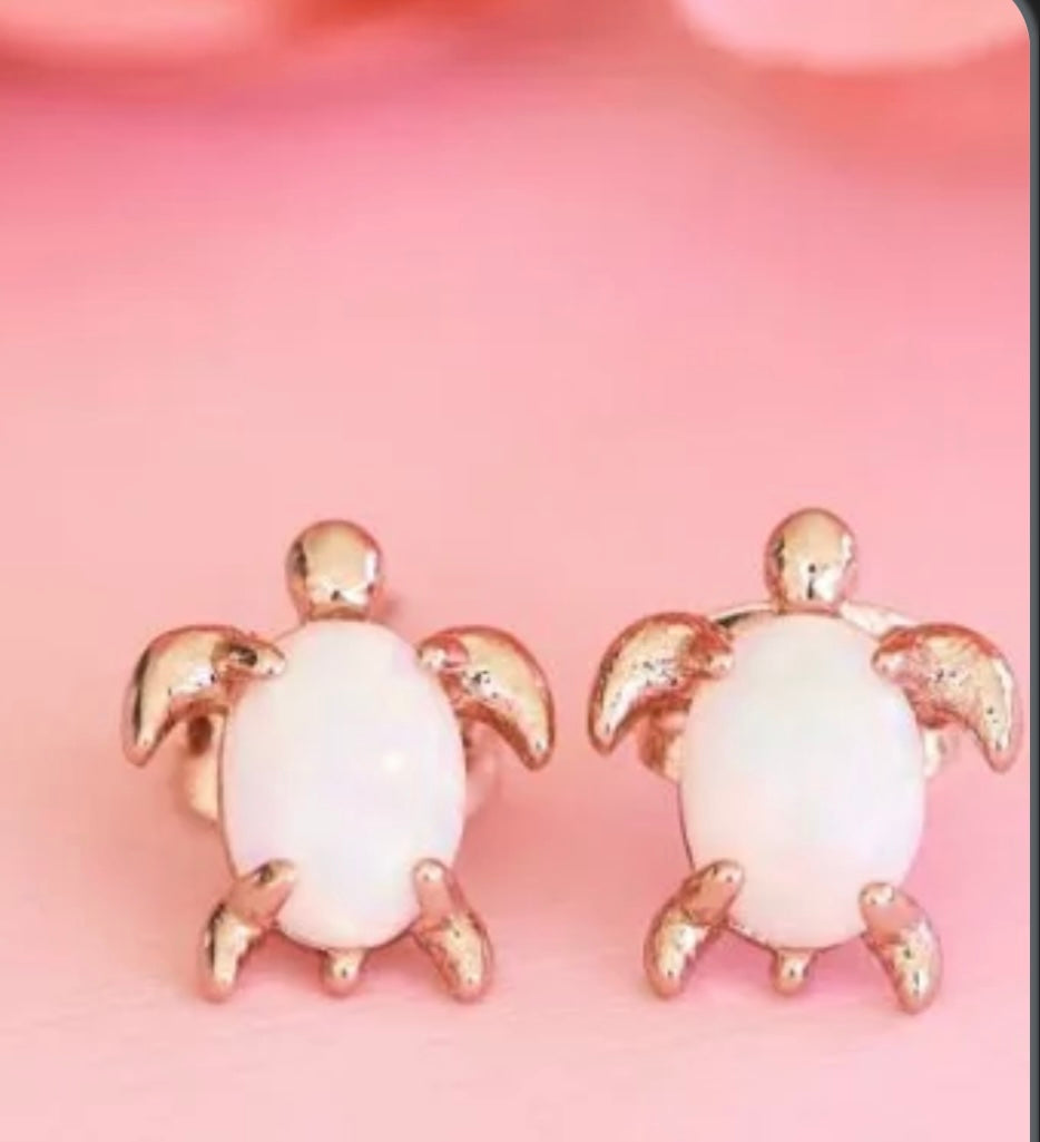 Pura Vida Sea Turtle Stud Earrings - BHI