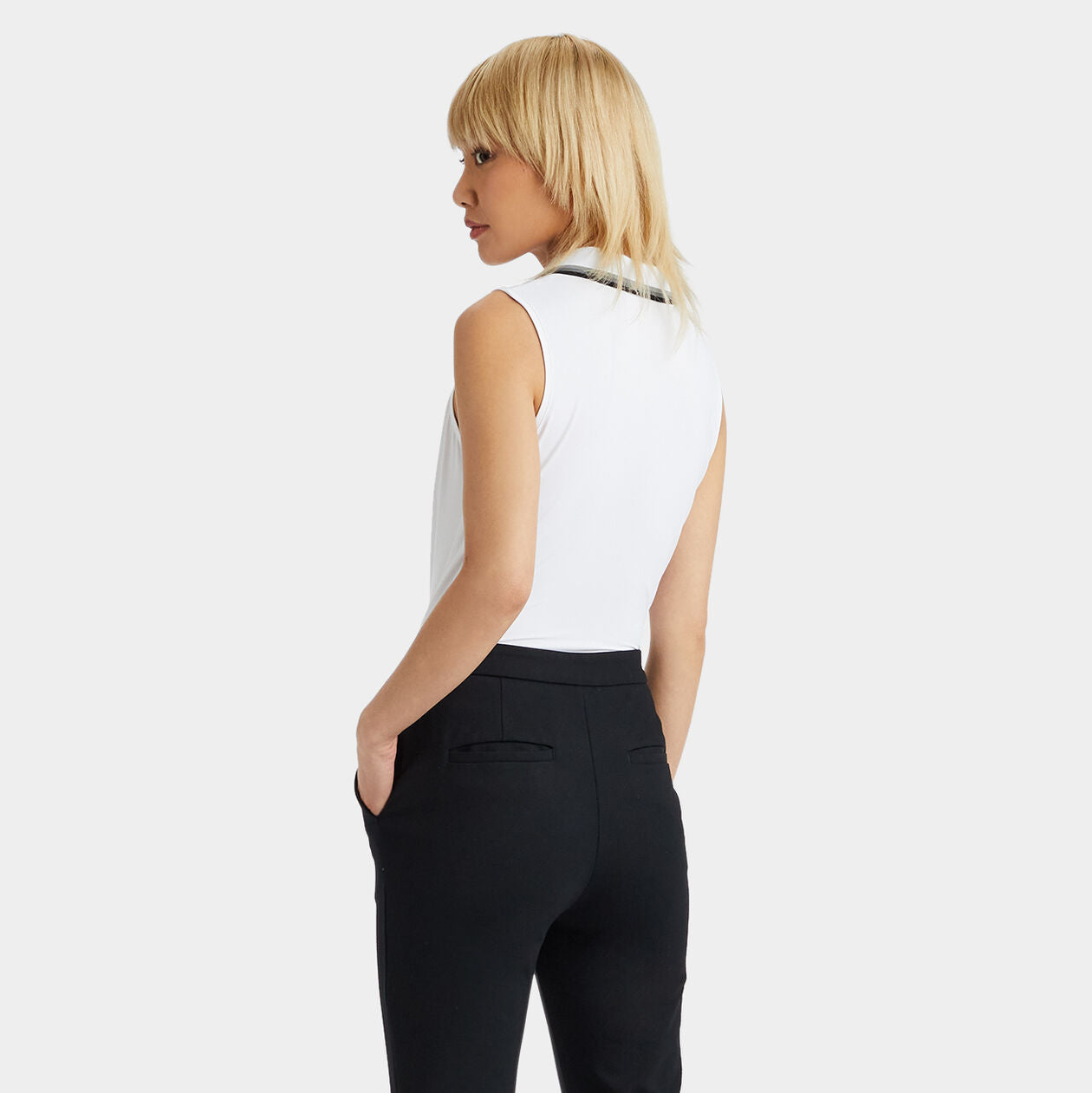 TUX RIB PLEATED COLLAR SILKY TECH NYLON SLEEVELESS POLO - G4LF23K860A - Gfore