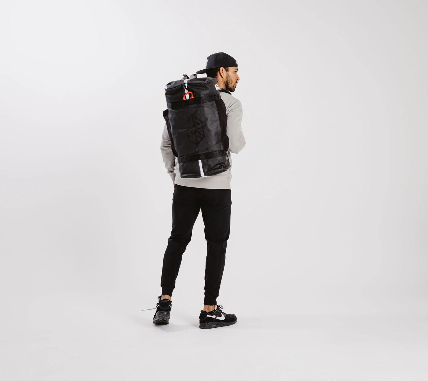 FC Weekender Duffle R - Black- Jones sport co