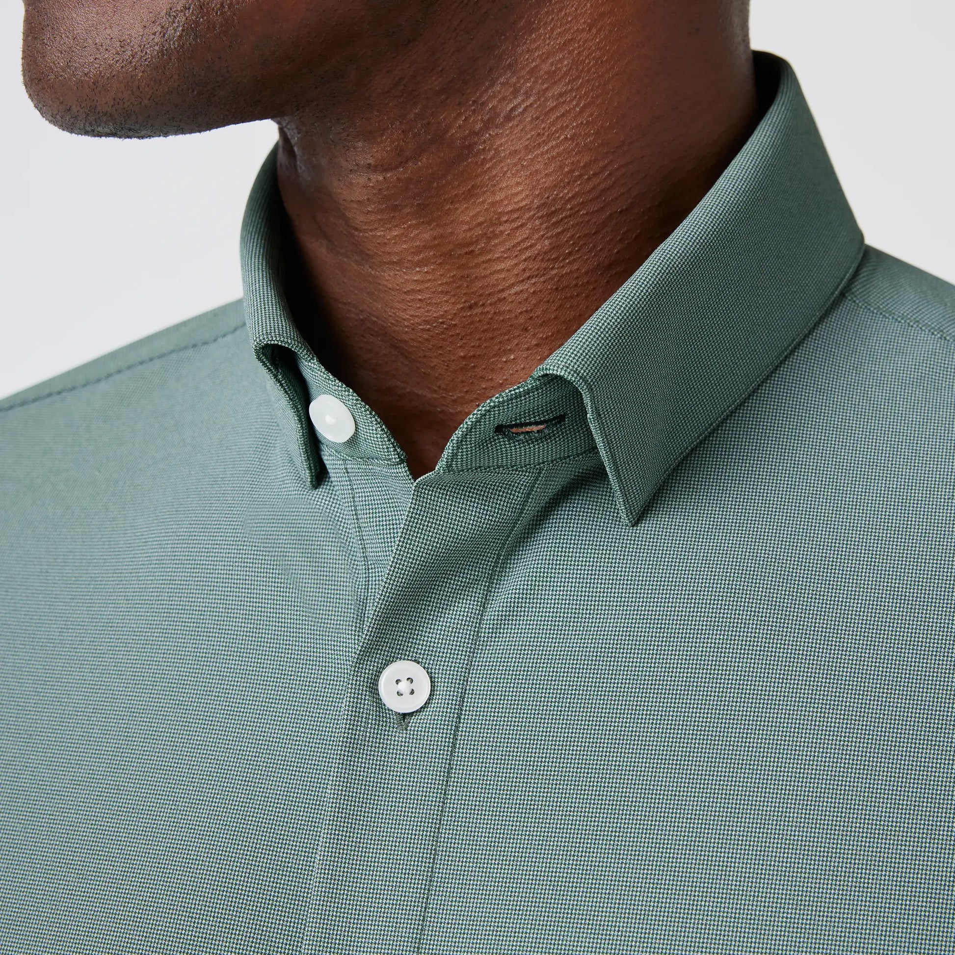 Mizzen + Main Men's Classic Leeward Dress Shirt - Hunter Green Straton Coastal Urge Mizzen + Main Men's Classic Leeward Dress Shirt - Hunter Green Straton Coastal Urge